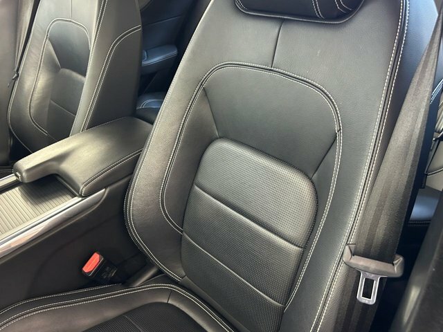 Jaguar XE D180 Rwd Black #24