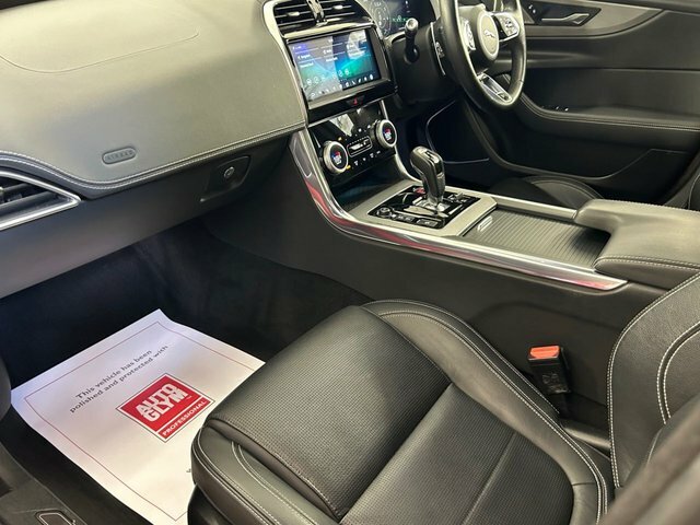 Jaguar XE D180 Rwd Black #23