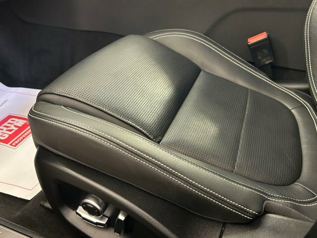 Jaguar XE D180 Rwd Black #25