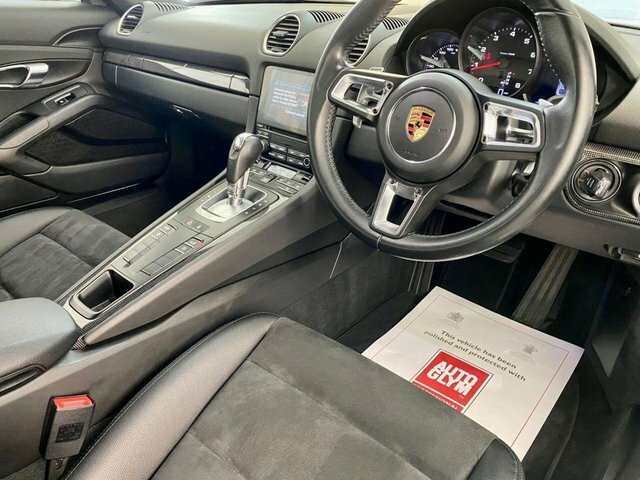 Porsche 718 Cayman 2.0T Coupe White #2