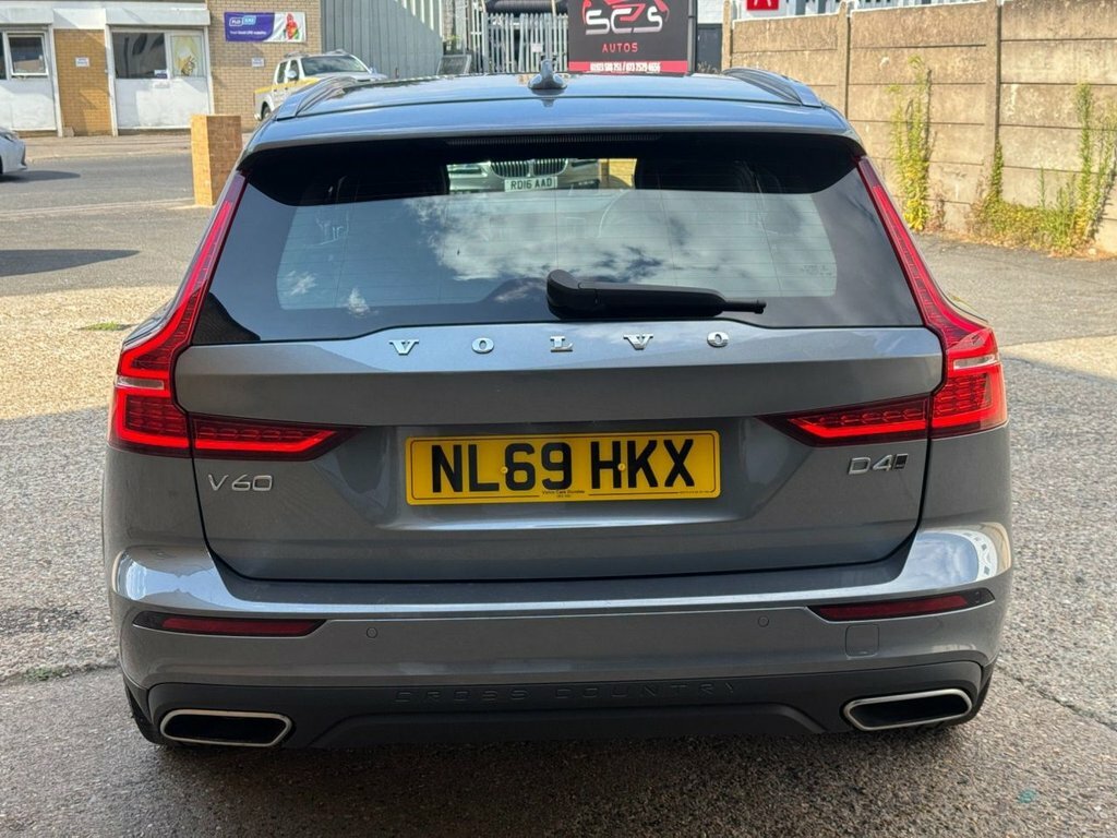 Volvo V60 Cross Country 2L Plus Grey #5