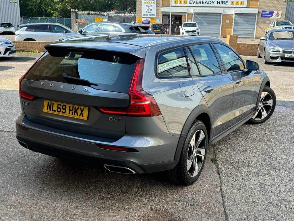 Volvo V60 Cross Country 2L Plus Grey #4