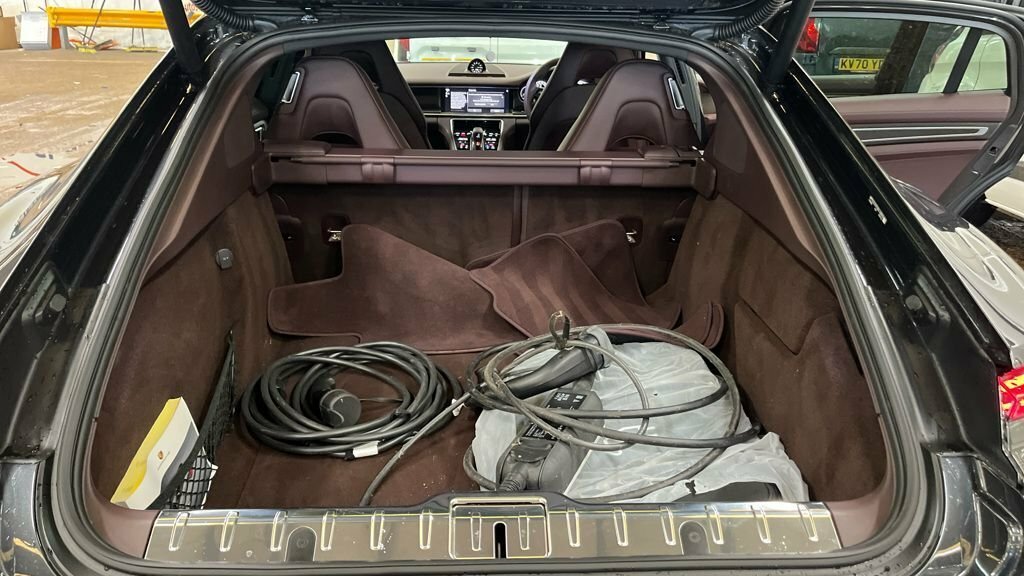 Porsche Panamera 2.9L 4 Platinum Edition Grey