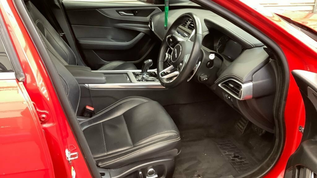 Jaguar XE 2L R-dynamic S Red #3