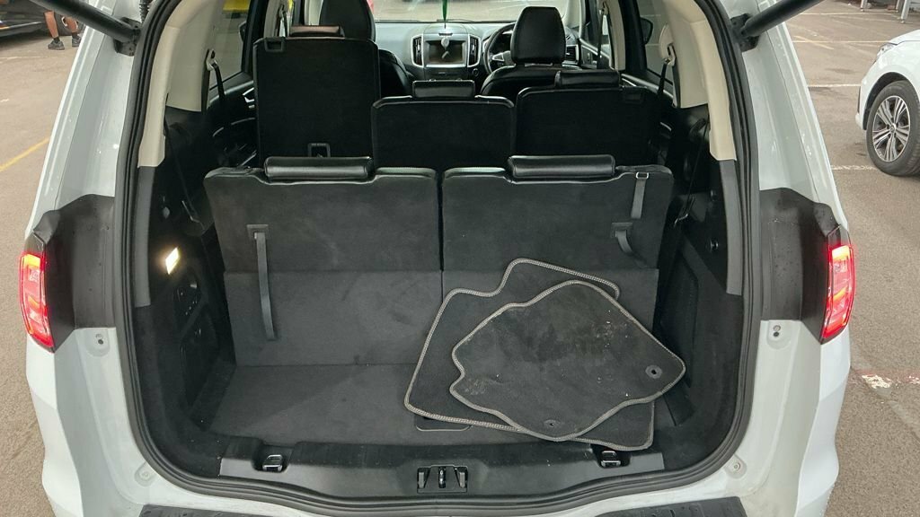 Ford Galaxy 2L Titanium X White