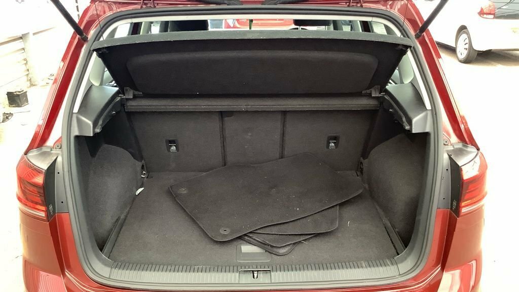 Volkswagen Golf SV 1.5L Se Red #2