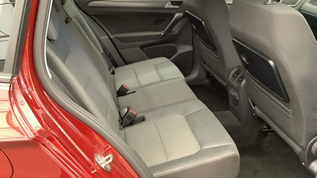 Volkswagen Golf SV 1.5L Se Red #3