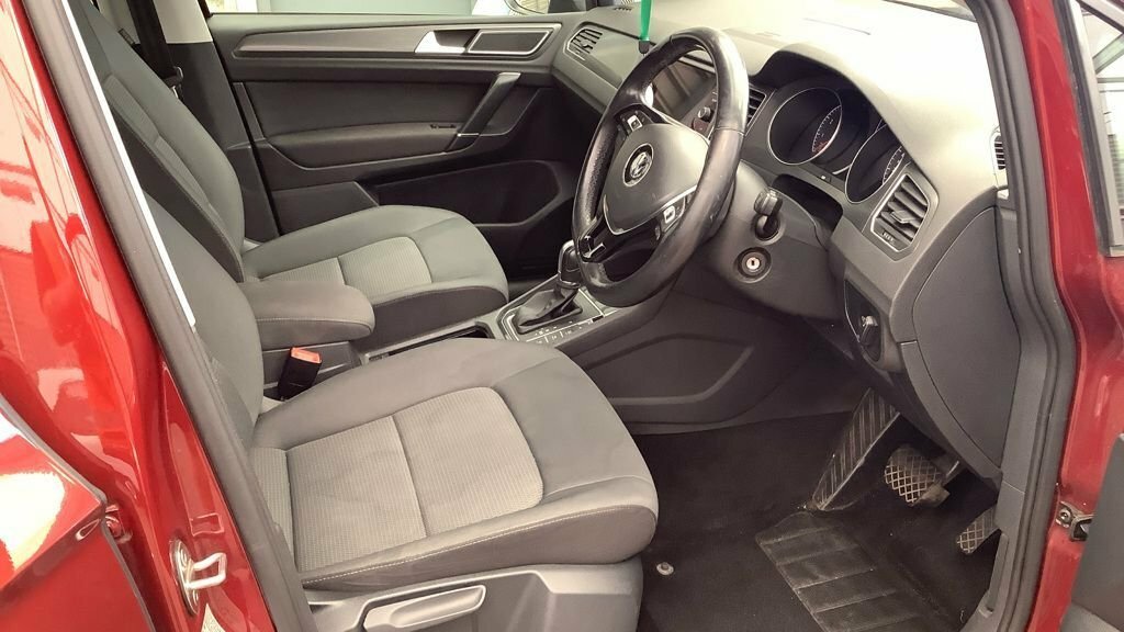 Volkswagen Golf SV 1.5L Se Red #4