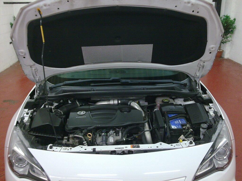 Vauxhall Astra GTC Sri Cdti Ss Black #21