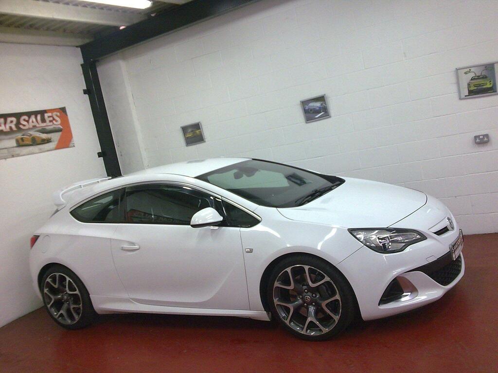 Vauxhall Astra GTC Vxr White #3
