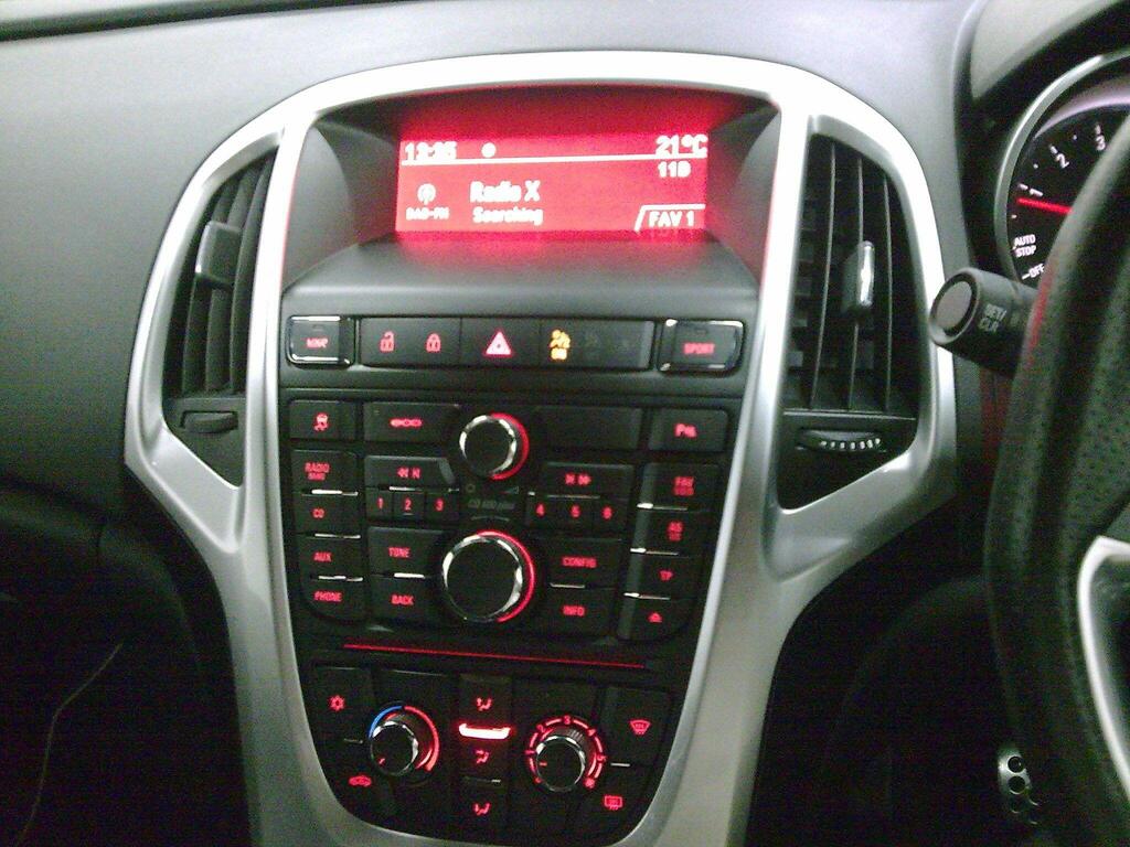 Vauxhall Astra GTC Sri Cdti Ss Black #19
