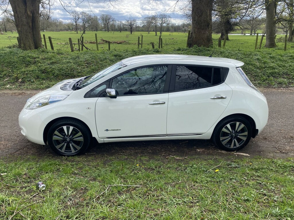 Nissan Leaf Hatchback 30Kwh Tekna 2017 White