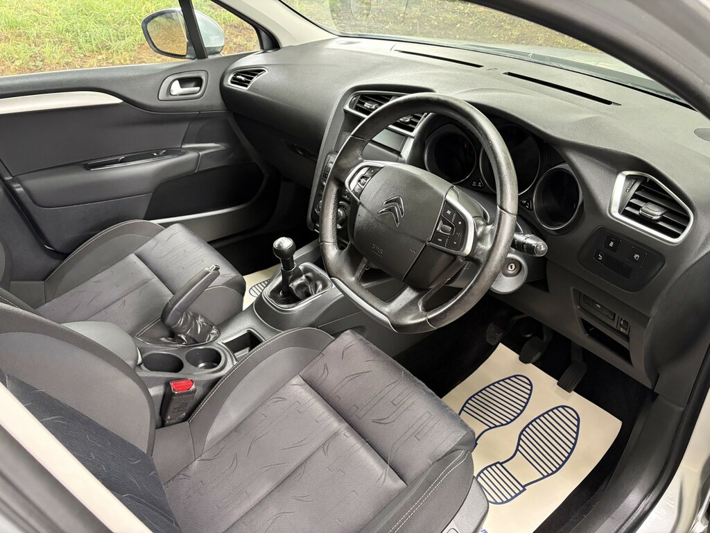 Citroen C4 1.6 Bluehdi Exclusive Red #30