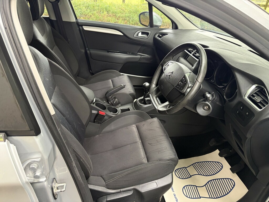 Citroen C4 1.6 Bluehdi Exclusive Red #29