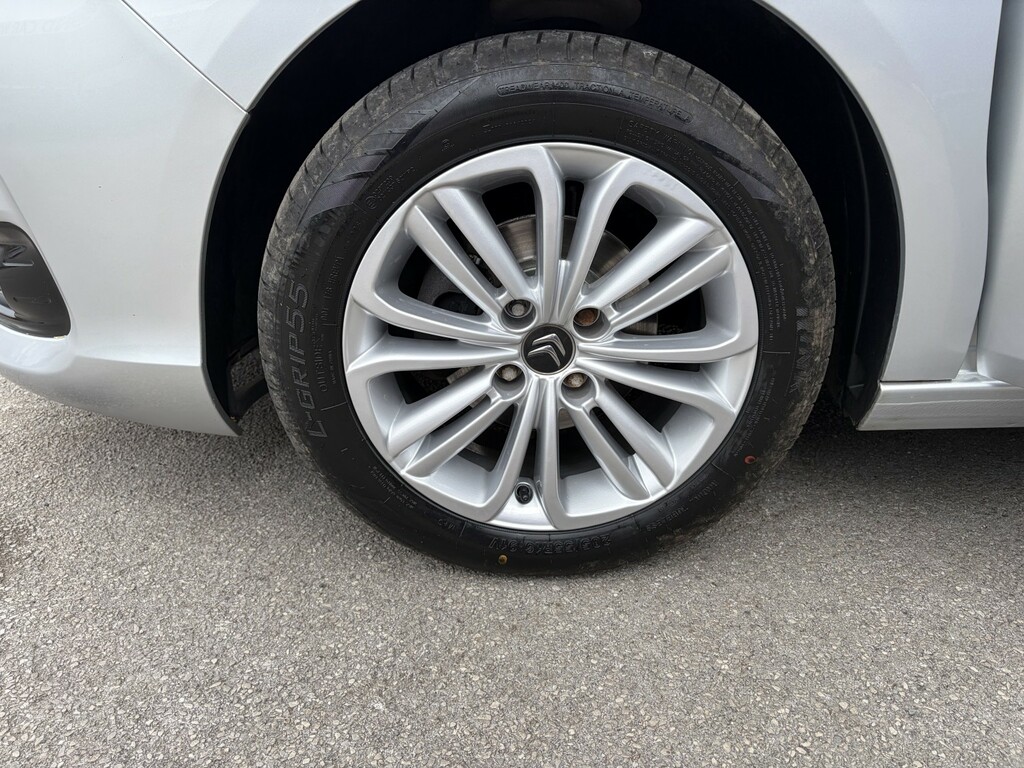 Citroen C4 1.6 Bluehdi Exclusive Red #37