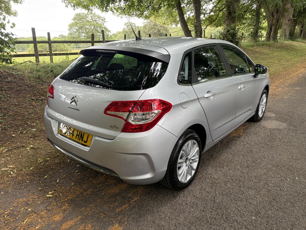 Citroen C4 1.6 Bluehdi Exclusive Red #8