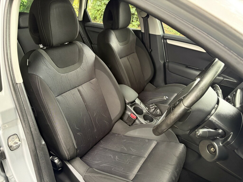Citroen C4 1.6 Bluehdi Exclusive Red #28