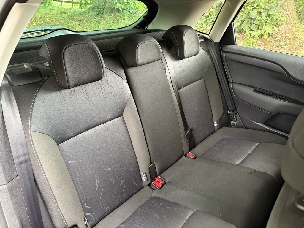 Citroen C4 1.6 Bluehdi Exclusive Red #24