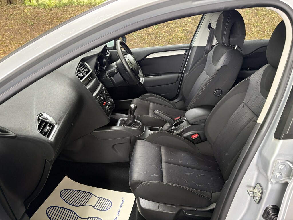 Citroen C4 1.6 Bluehdi Exclusive Red #18