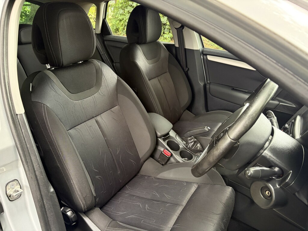 Citroen C4 1.6 Bluehdi Exclusive Red #27