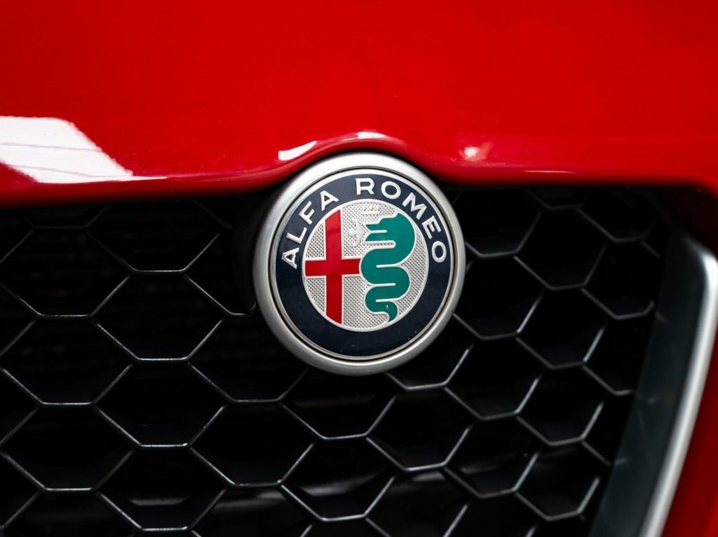 Alfa Romeo Giulia 2L Veloce Red #4