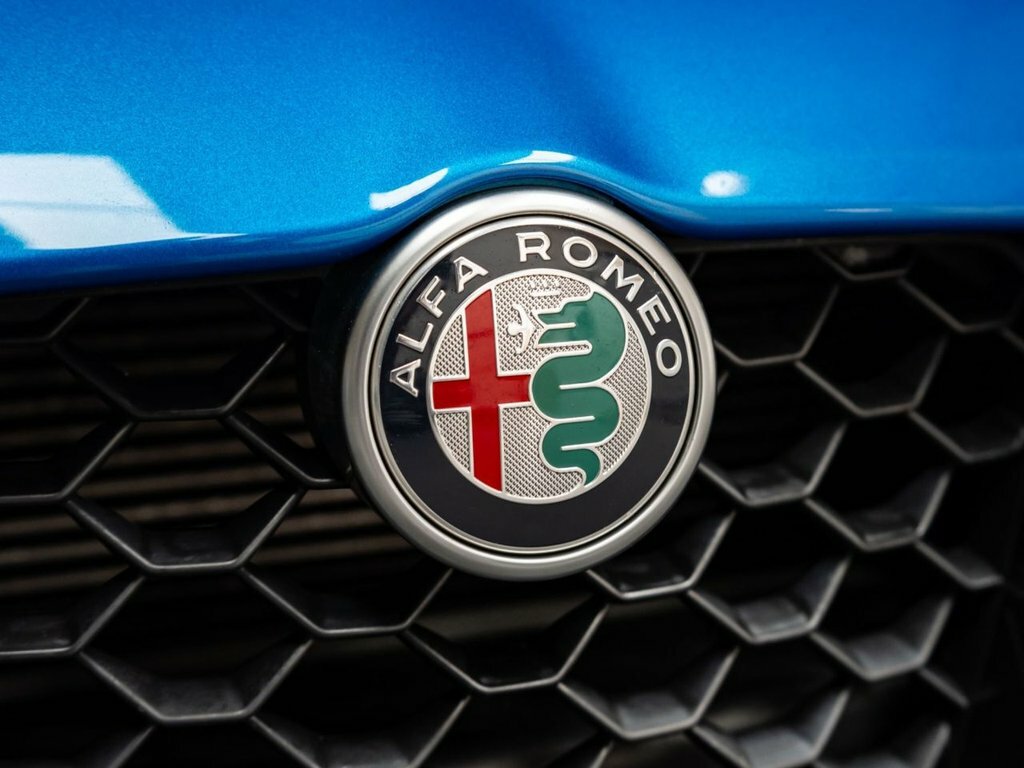 Alfa Romeo Giulia 2L Veloce Blue #4