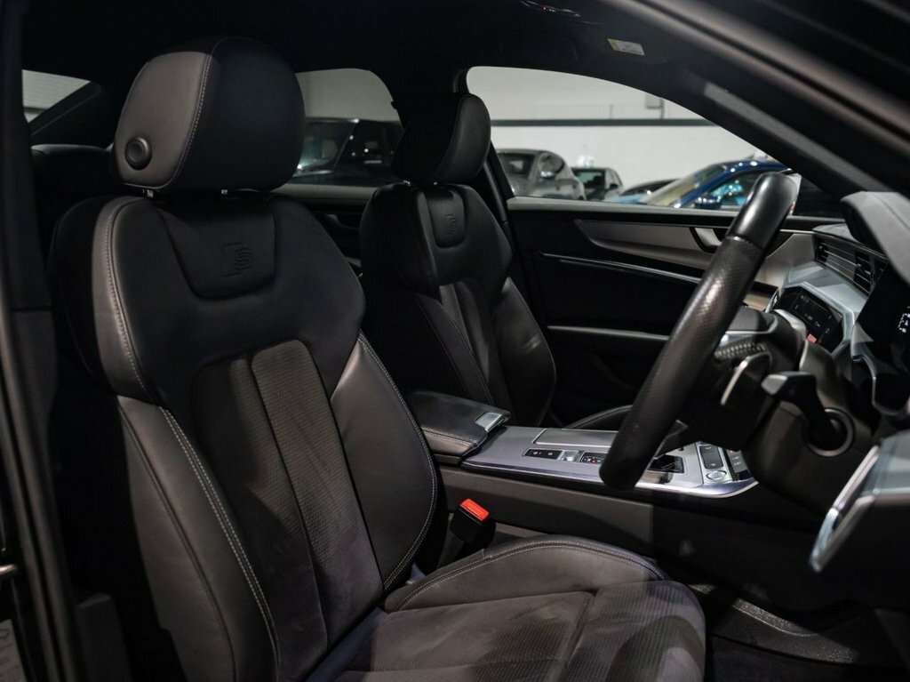 Audi A6 Saloon 3L Black Edition Black #6