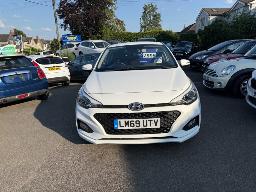 Hyundai I20 Hatchback White #22
