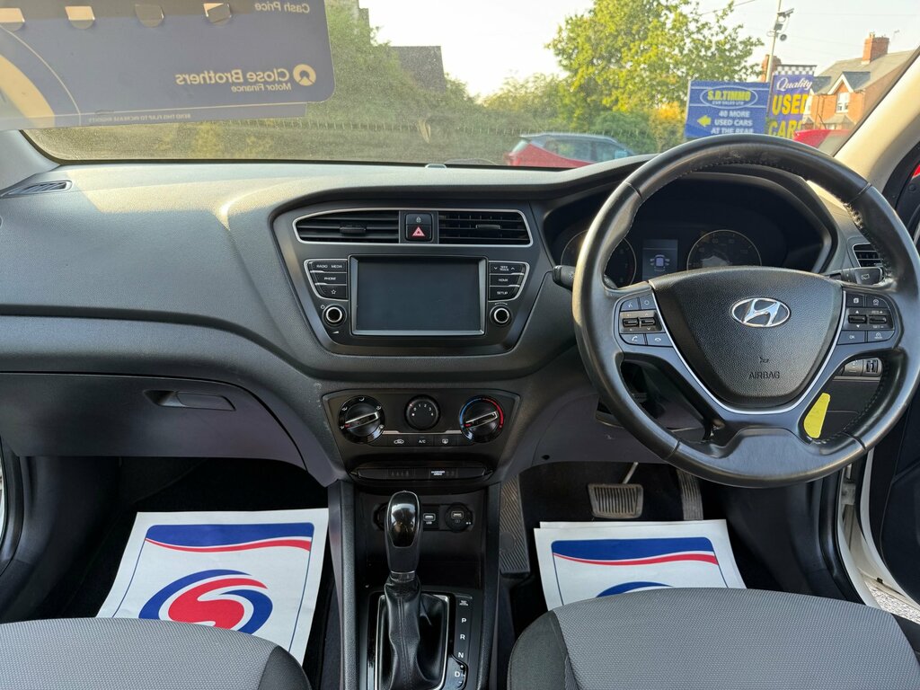 Hyundai I20 Hatchback White #8