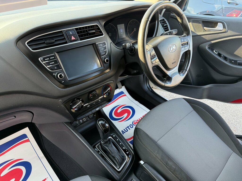 Hyundai I20 Hatchback White #7