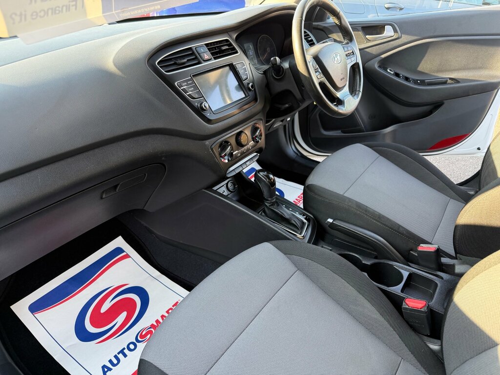 Hyundai I20 Hatchback White #10