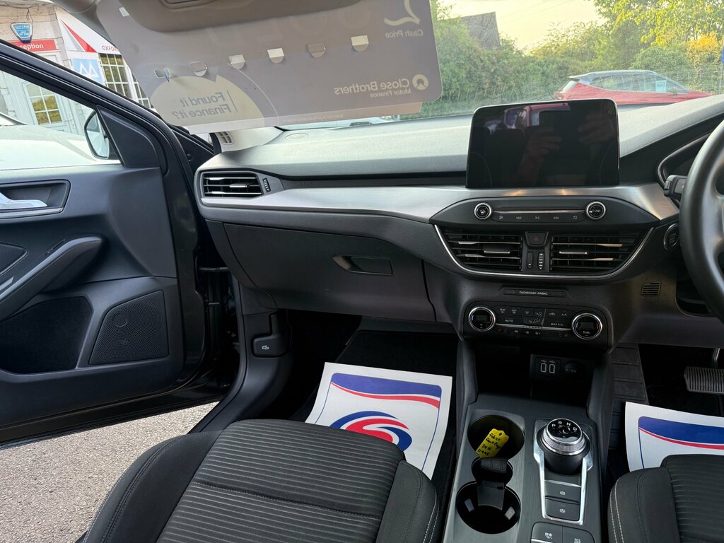 Ford Focus 1.0 St-line X Edition Mhev 153 Bhp White #10