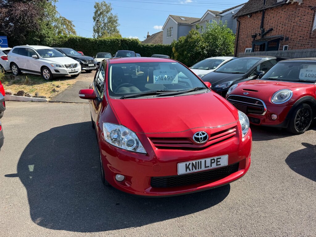 Toyota Auris 1.6 V-matic Tr Hatchback Euro 5 Red