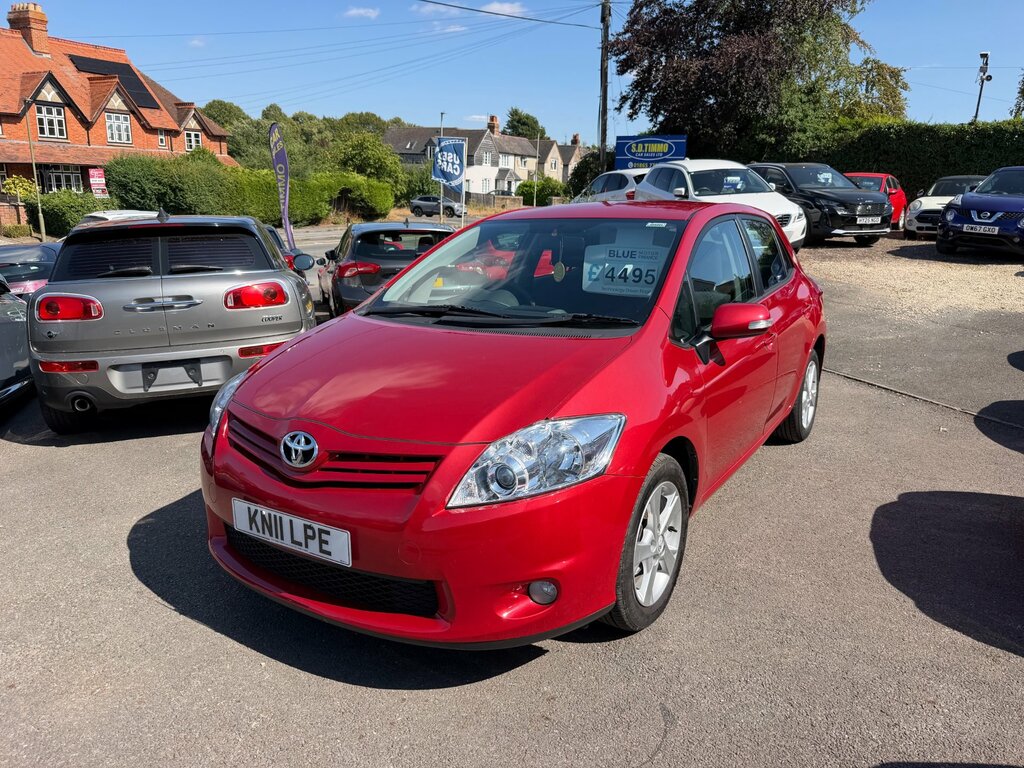 Toyota Auris 1.6 V-matic Tr Hatchback Euro 5 Red #3