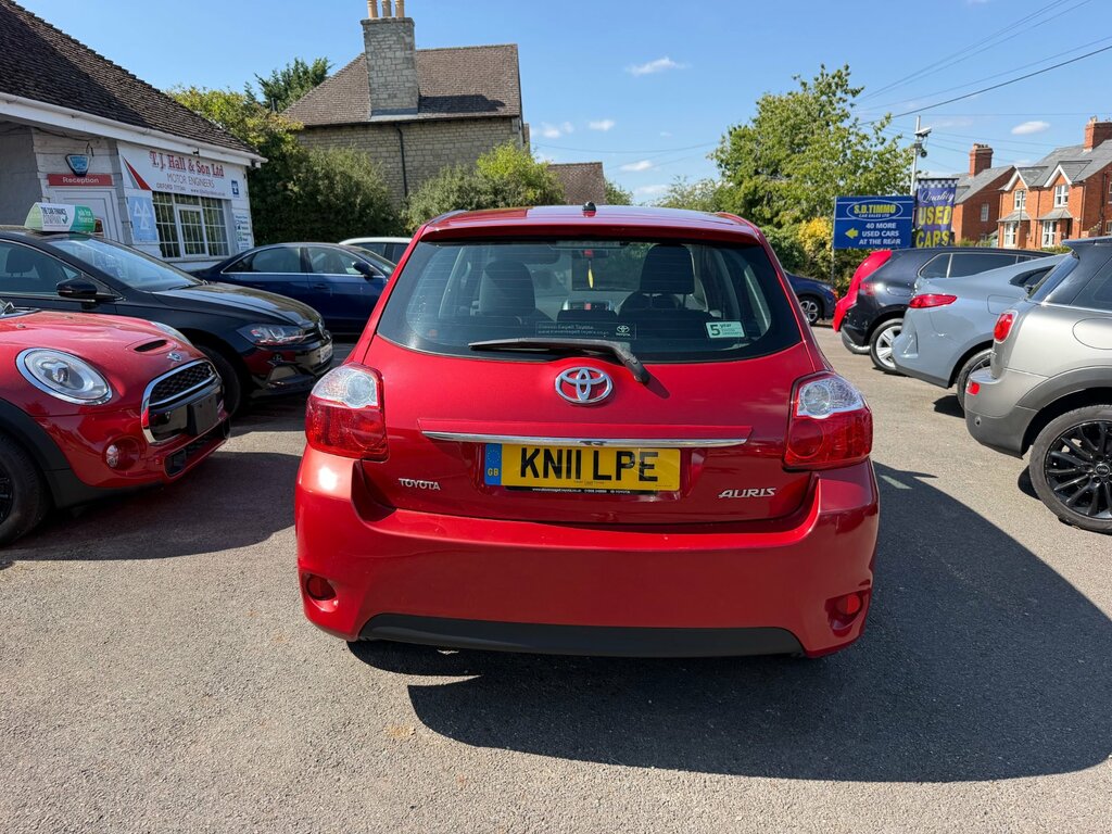 Toyota Auris 1.6 V-matic Tr Hatchback Euro 5 Red #5