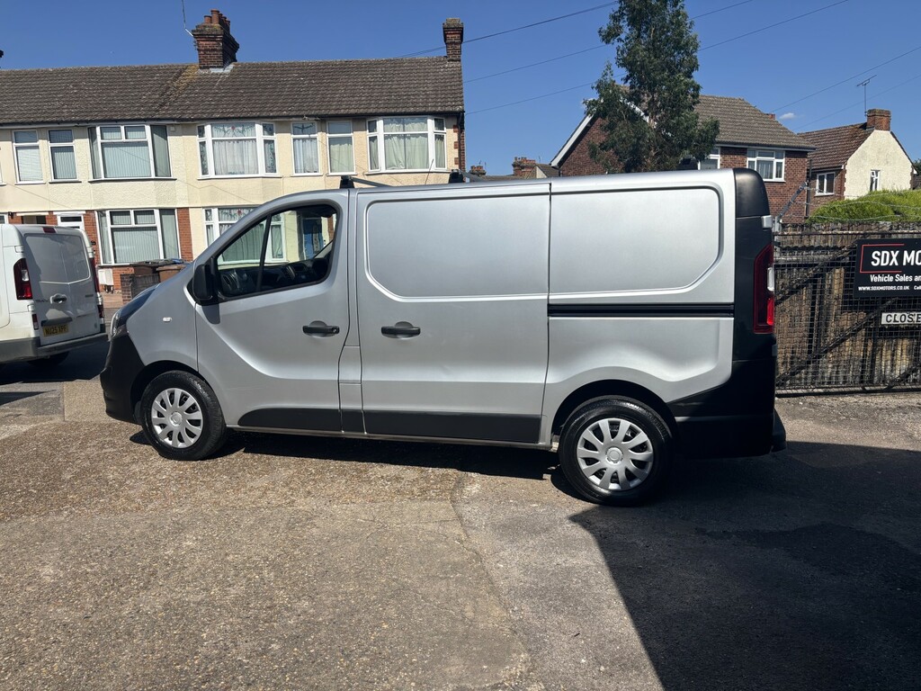 Vauxhall Vivaro 1.6 Cdti 2700 Silver #3