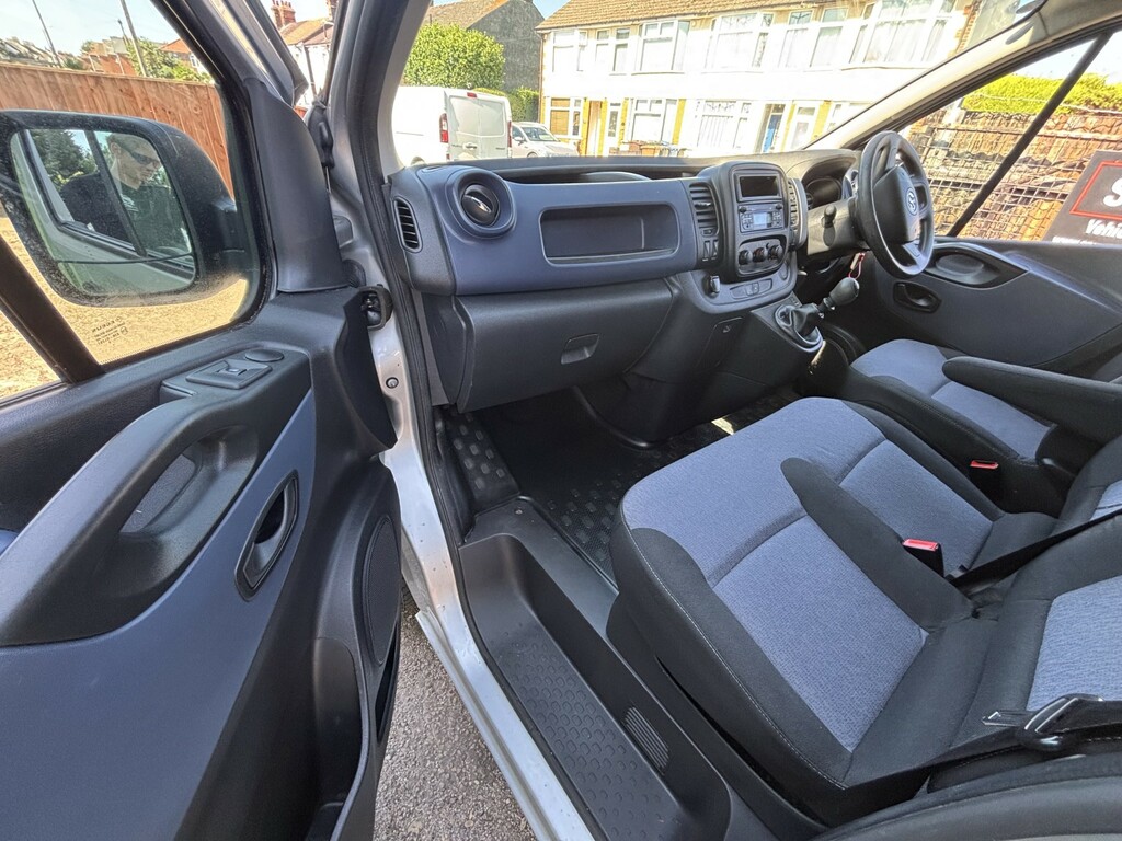Vauxhall Vivaro 1.6 Cdti 2700 Silver #6