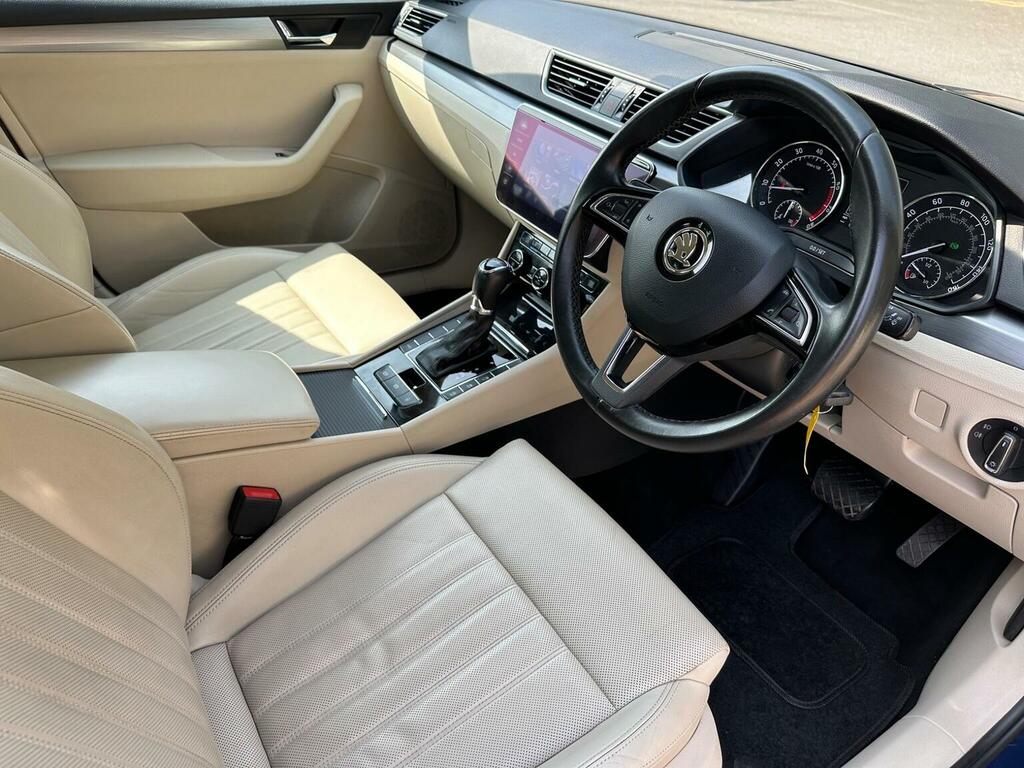 Skoda Superb Estate Red #10