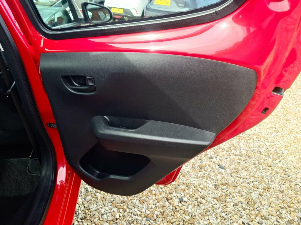 Peugeot 108 1.0 Allure Euro 6 Ss #23
