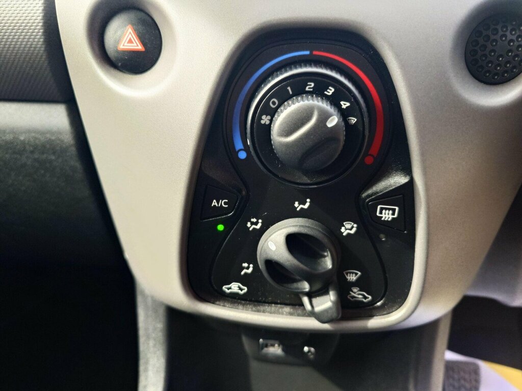 Peugeot 108 1.0 Allure Euro 6 Ss #30