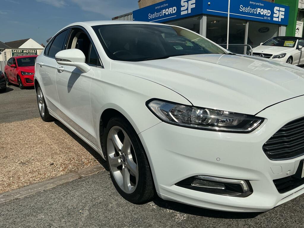 Ford Mondeo 2.0 Tdci Titanium Hatchback Euro White #3