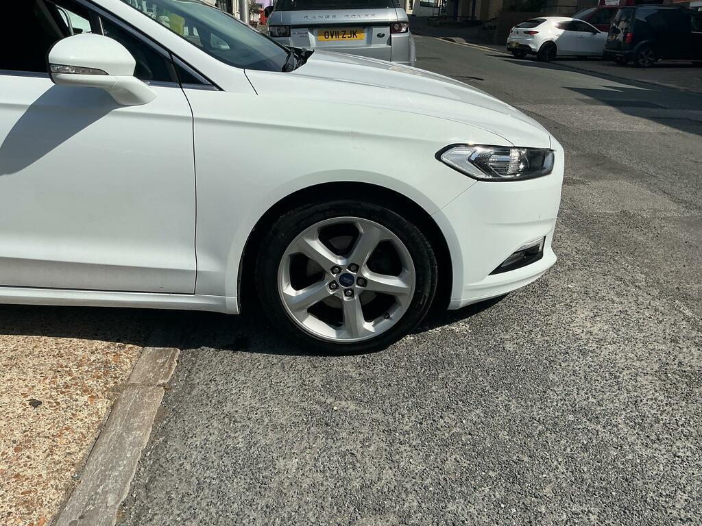 Ford Mondeo 2.0 Tdci Titanium Hatchback Euro White #4