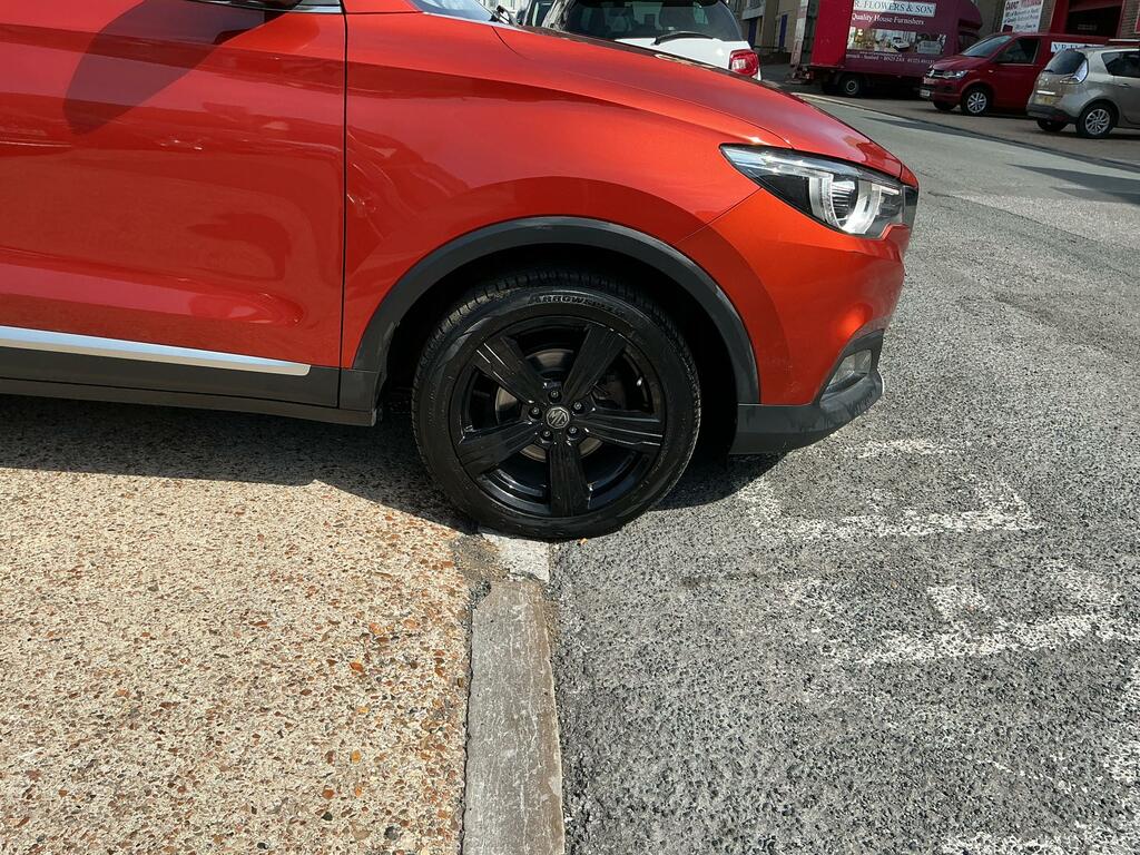 MG ZS 1.0 T-gdi Exclusive Suv Euro 6 11 GX19UMY Orange #4
