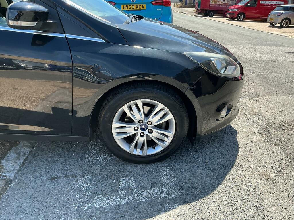 Ford Focus 1.0T Ecoboost Titanium Navigator Hatchback Pet LG14OBZ Black #4