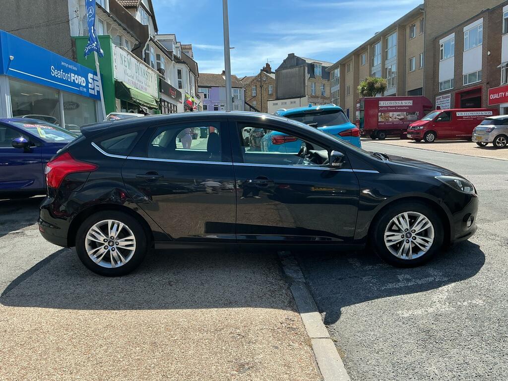 Ford Focus 1.0T Ecoboost Titanium Navigator Hatchback Pet LG14OBZ Black #5