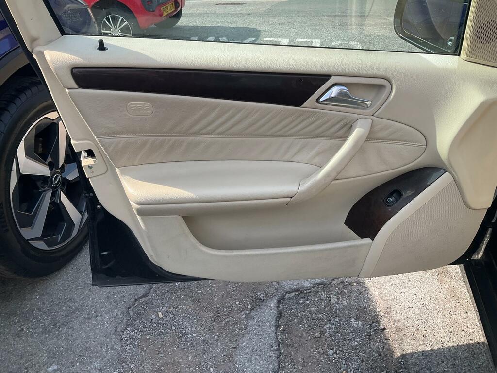 Mercedes-Benz C Class 2.1L Elegance Se Silver #43