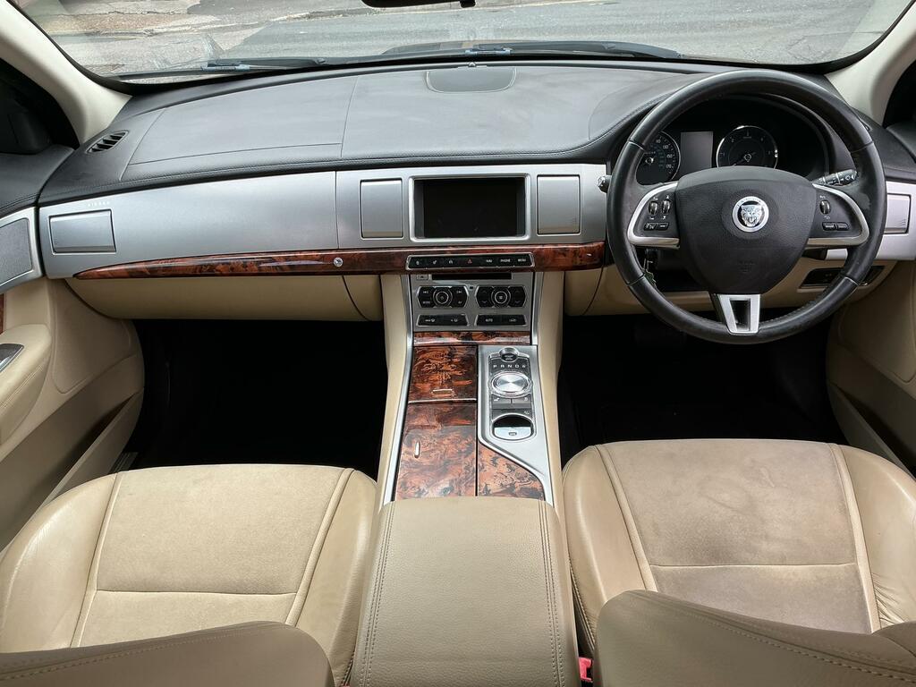 Jaguar XF 2.2 D Premium Gold #41