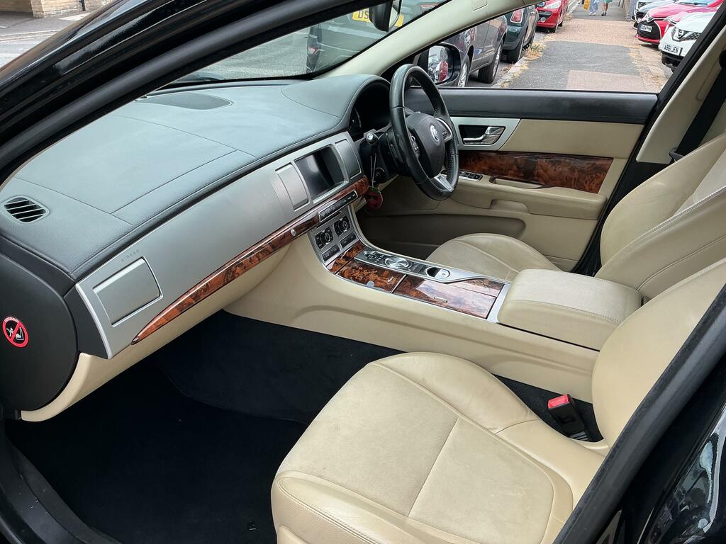 Jaguar XF 2.2 D Premium Gold #36