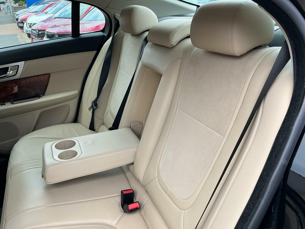 Jaguar XF 2.2 D Premium Gold #33