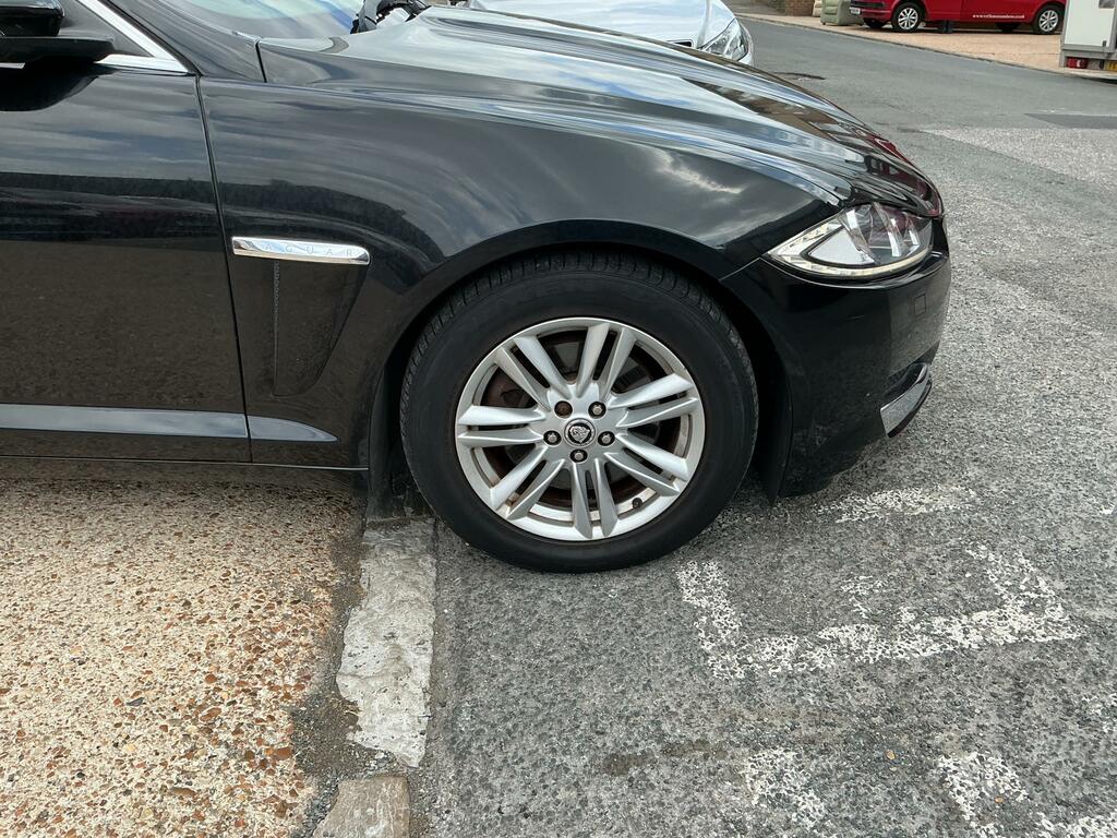 Jaguar XF 2.2D Se Business Saloon Euro 5 S Black #4